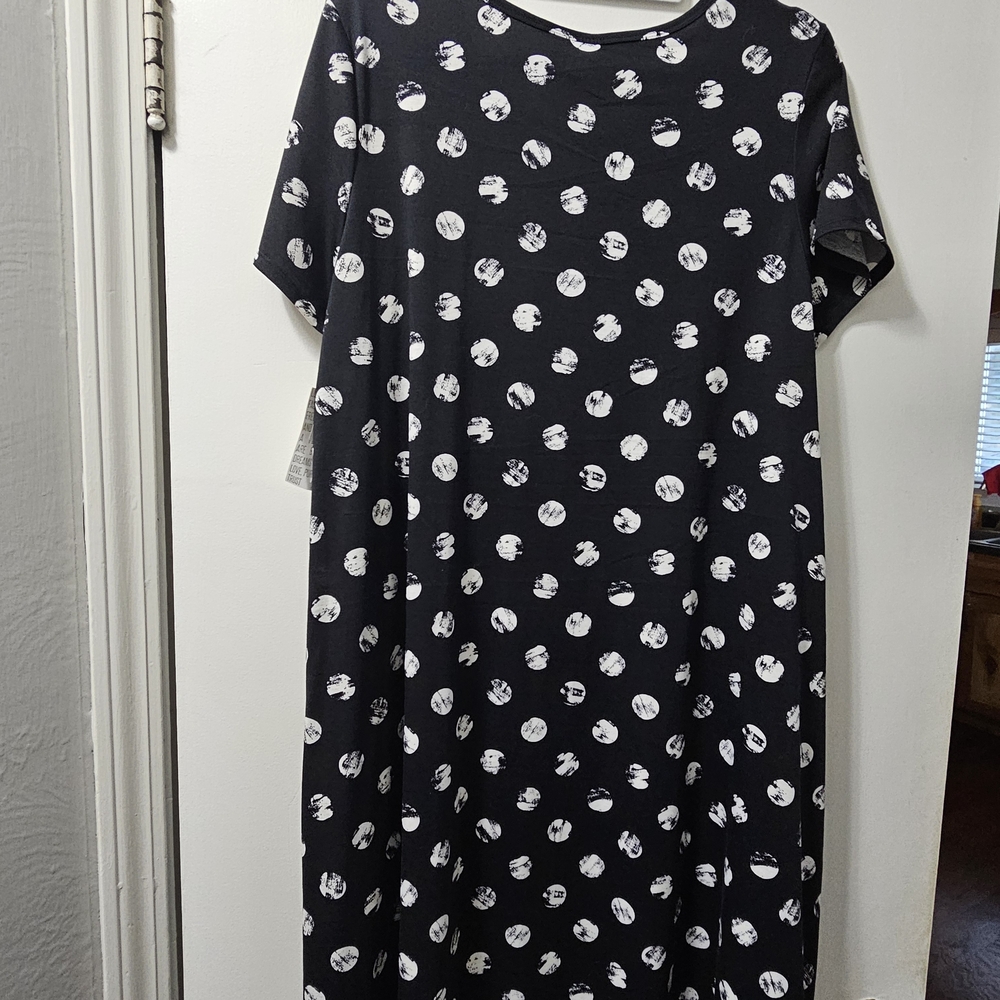 LuLaRoe Black and White Patterned Dress. Size Large. NWT. - Picture 3 of 5